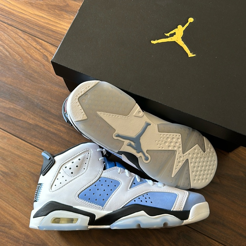 Jordan Kids Sneakers in Blue and White